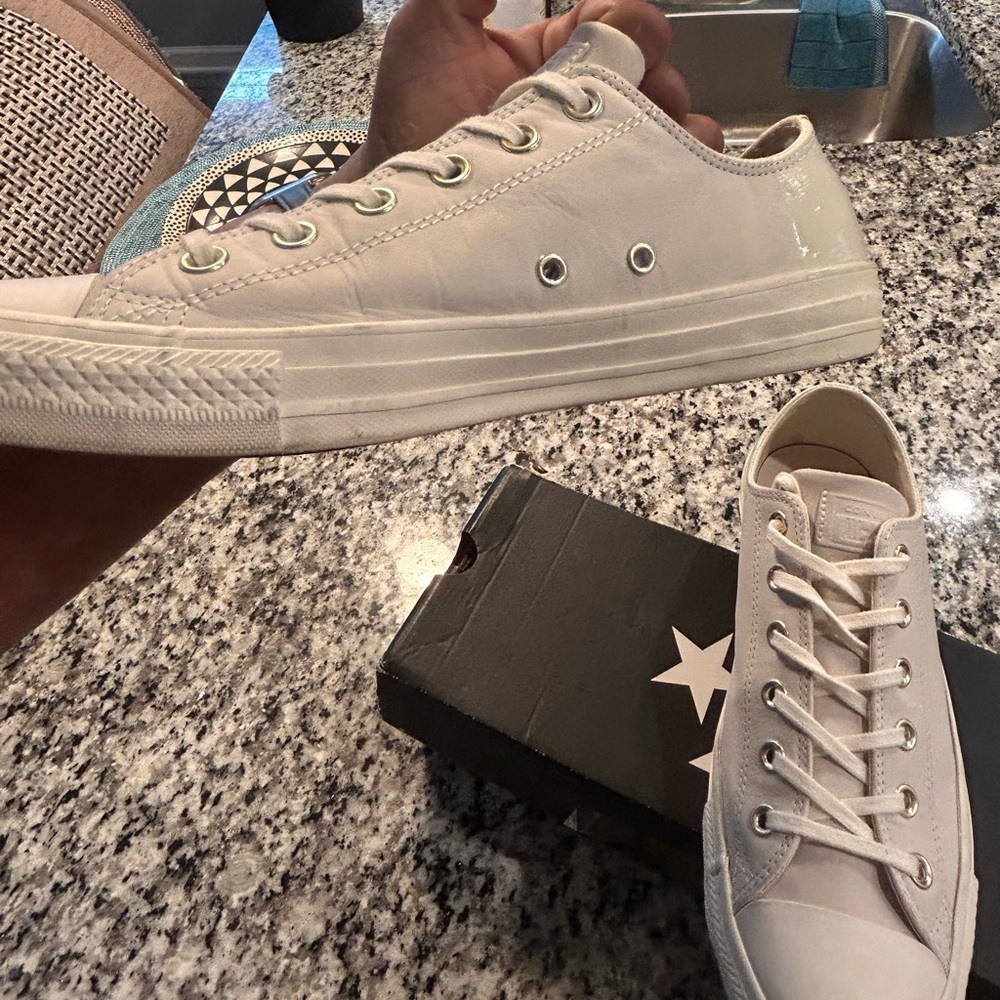 Converse CTAS Ox Leather Sneakers | Women’s 10 / Men’s 8 - Picture 4 of 8